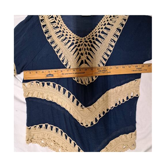 Cato Navy Blue Crinkle Material Cream Crochet Neckline Center Hem Arms Top Md - Picture 4 of 8